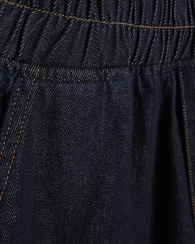 Blå pull-on-jeans med utsvängda ben