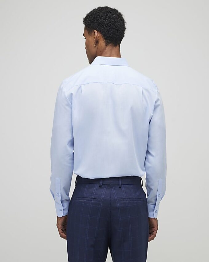 Blå slim fit-skjorta med långa ärmar Blå slim fit-skjorta med långa ärmar