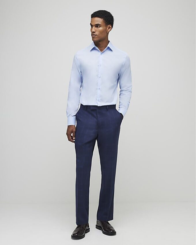 Blå slim fit-skjorta med långa ärmar Blå slim fit-skjorta med långa ärmar