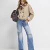 Blå slitna jeans med rak passform