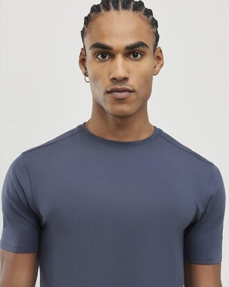 Blå T-shirt med muskulös passform