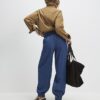 Blåa joggingbyxor i denim
