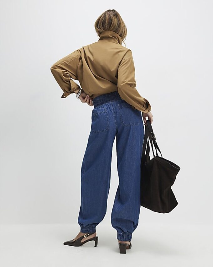 Blåa joggingbyxor i denim
