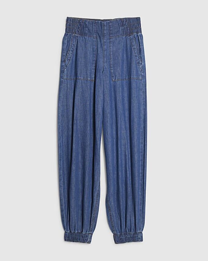 Blåa joggingbyxor i denim