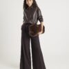 Bomberjacka i brunt konstläder med krage