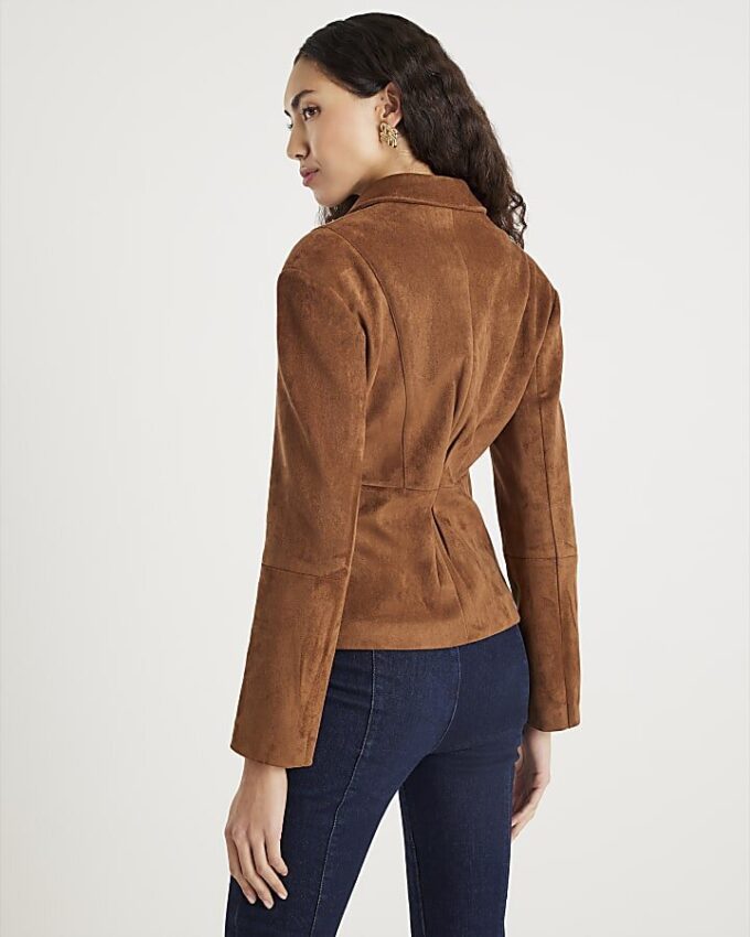 Brun blazer i imiterat mocka