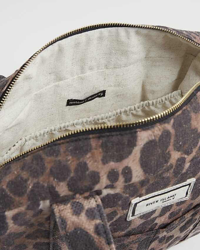 Brun canvasväska med leopardmönster