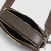 Brun crossbody-väska i imitationsmocka med märkeslogotyp
