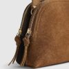Brun crossbody-väska i mocka med dubbla dragkedjor