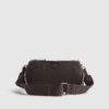 Brun crossbody-väska med dubbla fack