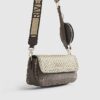 Brun crossbody-väska med monogramtryck