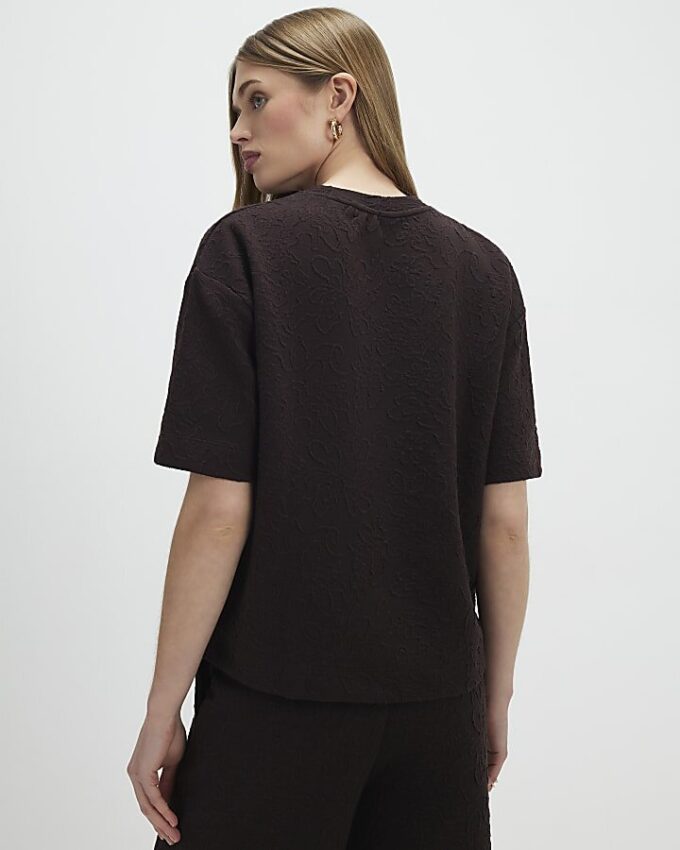 Brun jacquard-T-shirt med korta ärmar och boxig passform