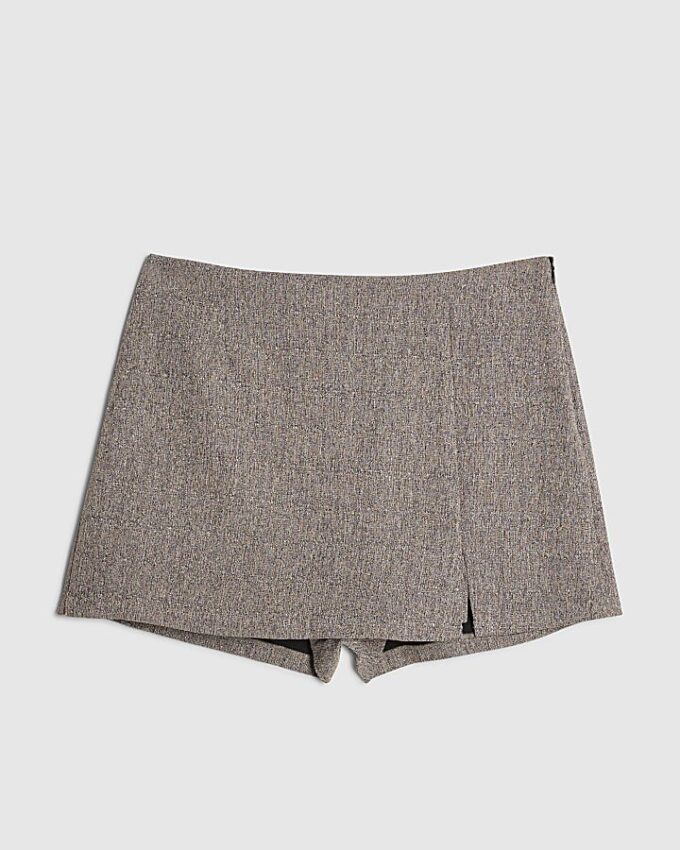Brun kjol med slits i nederkanten
