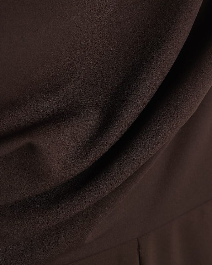 Brun kortärmad asymmetrisk draperad jumpsuit