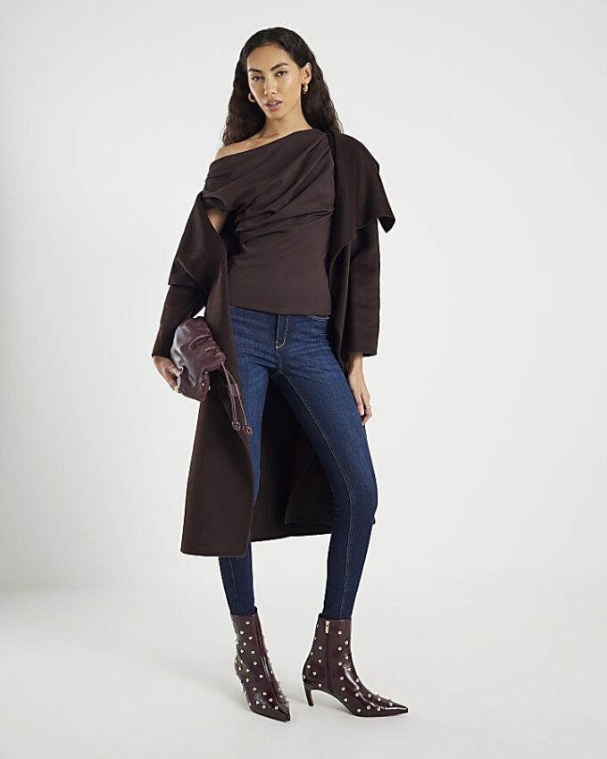 Brun kortärmad off shoulder-top med drapering