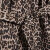 Brun lång damrock med vattenfallskrage och leopardmönster