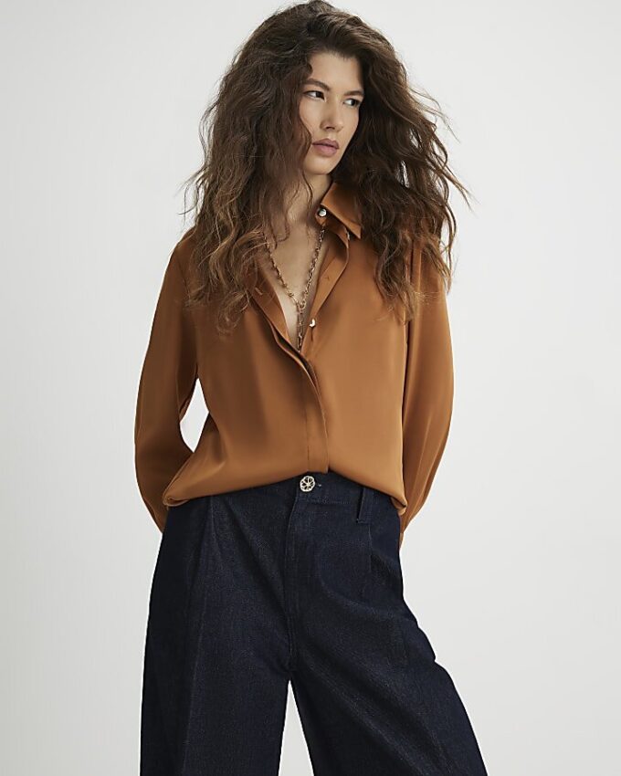 Brun långärmad slim fit-skjorta i satin