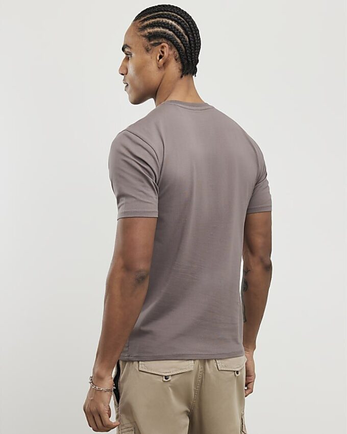 Brun muskelfit-T-shirt