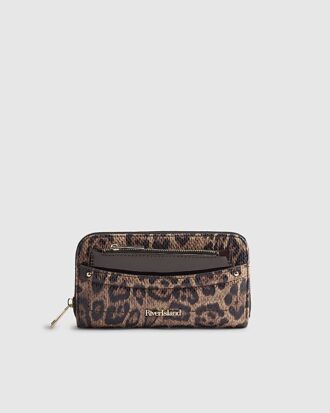 Brun plånbok med leopardmönster på framsidan