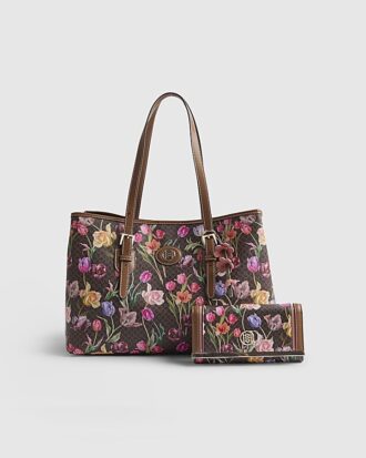 Brun plånbok och shopperväska med blommigt monogram