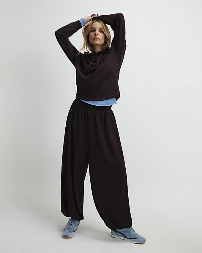 Brun premium-hoodie med långa ärmar