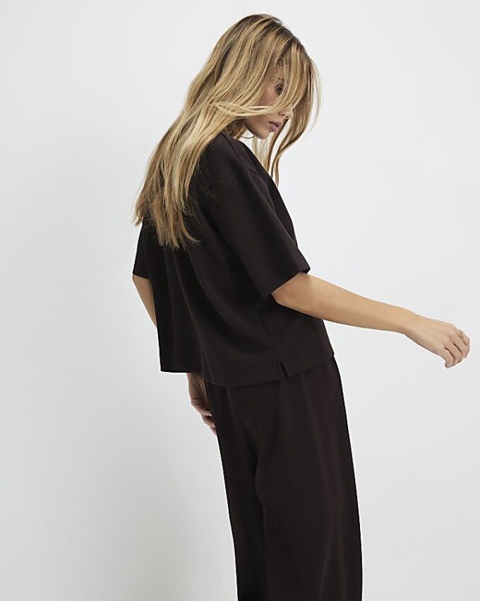 Brun premium-T-shirt med boxig passform