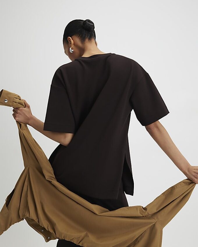 Brun premium-T-shirt med korta ärmar och oversized passform