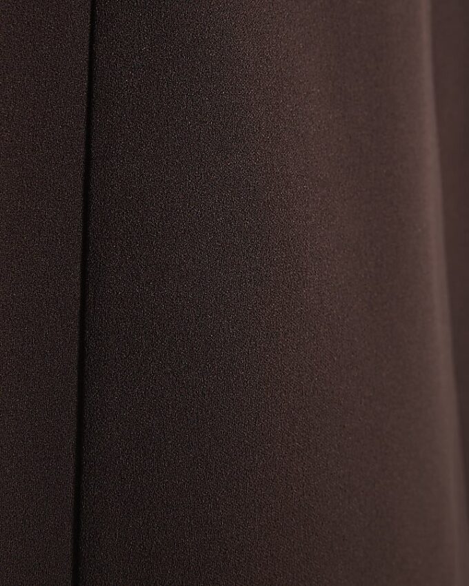 Brun ärmlös draperad miniklänning