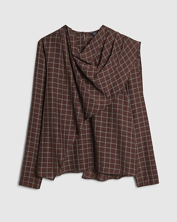 Brun rutig blus med draperad krage