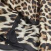 Brun scarf med leopardmönster