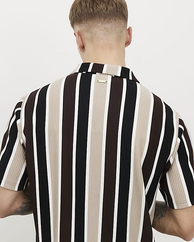 Brun slim fit-skjorta med ränder
