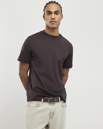 Brun T-shirt med normal passform