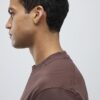 Brun T-shirt med normal passform Brun T-shirt med normal passform