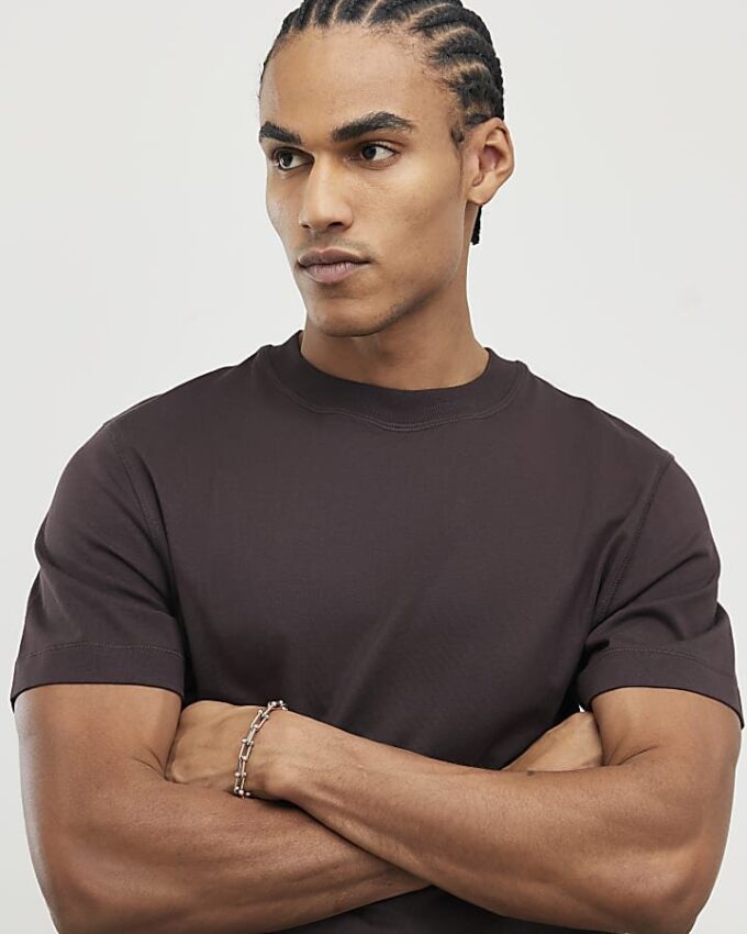 Brun T-shirt med normal passform