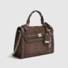 Brun totebag i imitationsmocka med berlocker