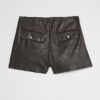 Bruna hotpants med krokodilprint och fickdetaljer