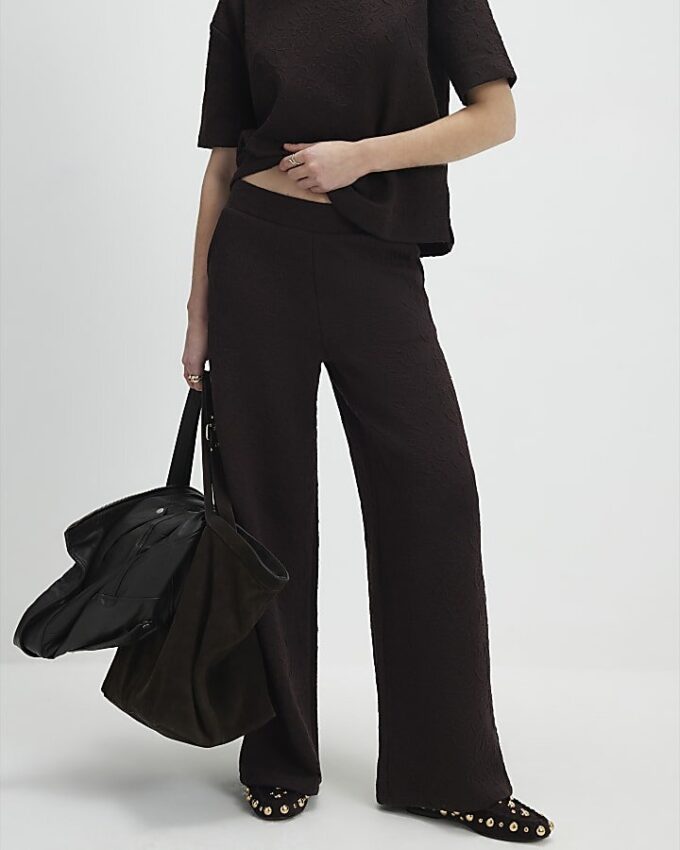 Bruna jacquardbyxor med vida ben