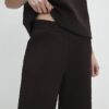 Bruna jacquardbyxor med vida ben