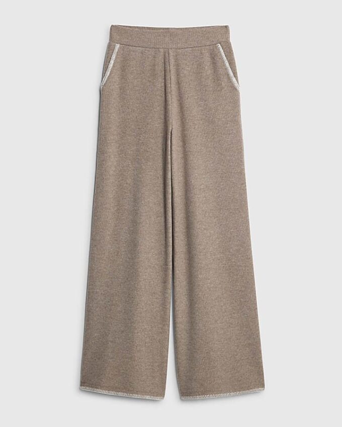 Bruna joggingbyxor med breda ben och whipstitch