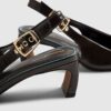 Bruna låga slingback-pumps med spetsig tå