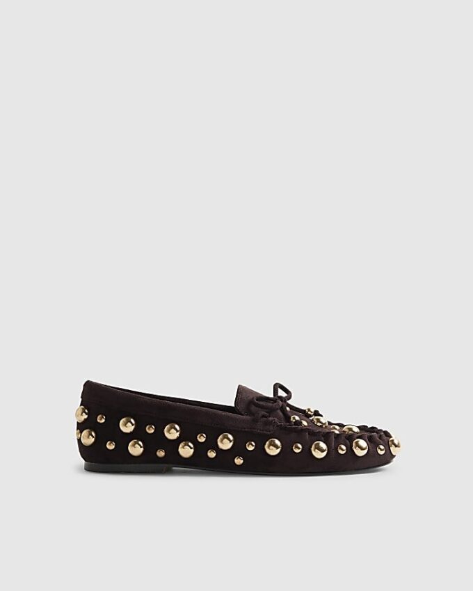 Bruna loafers i imitationsmocka med nitar
