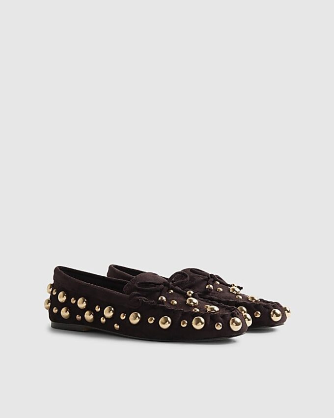 Bruna loafers i imitationsmocka med nitar