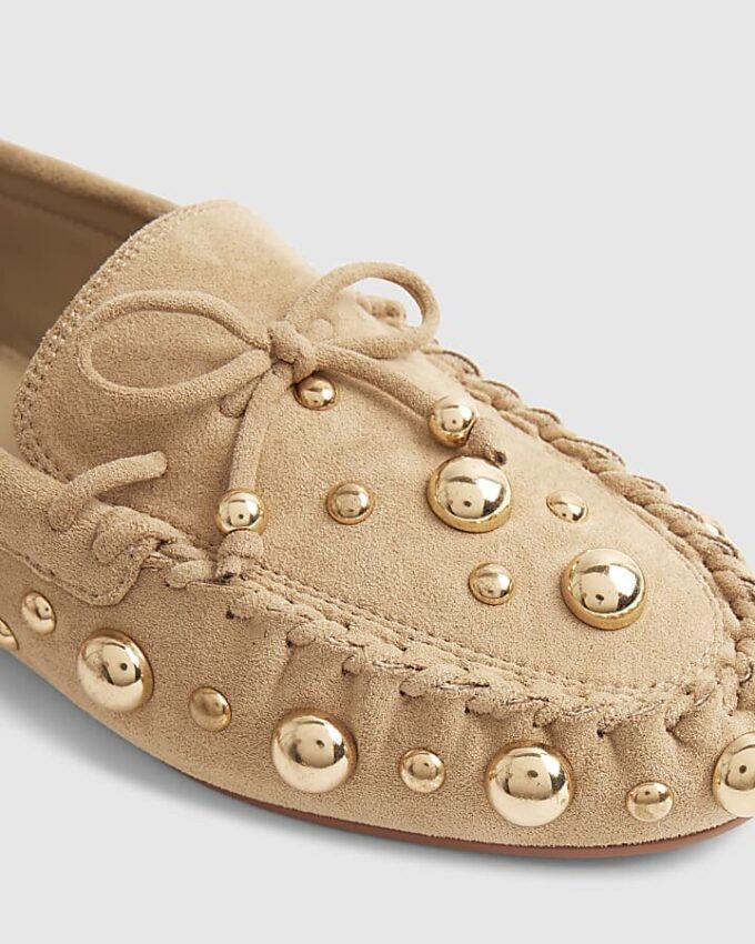 Bruna loafers i imitationsmocka med nitar