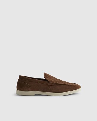 Bruna loafers i vävd mocka