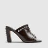 Bruna mules med blockklack och nitar i konstläder