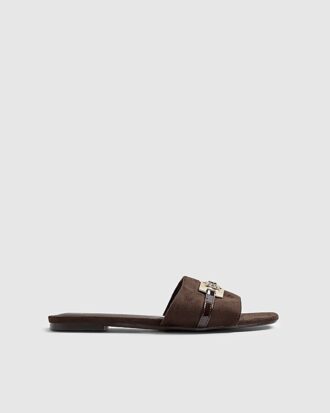 Bruna platta mule-sandaler i imitationsmocka med märkeslogotyp