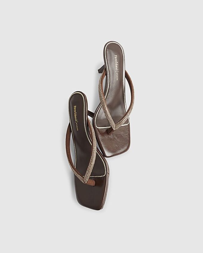 Bruna sandaler med diamantdetaljer och klack