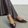 Bruna skor med rynkad slingback och spetsig tå