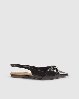 Bruna skor med rynkad slingback och spetsig tå