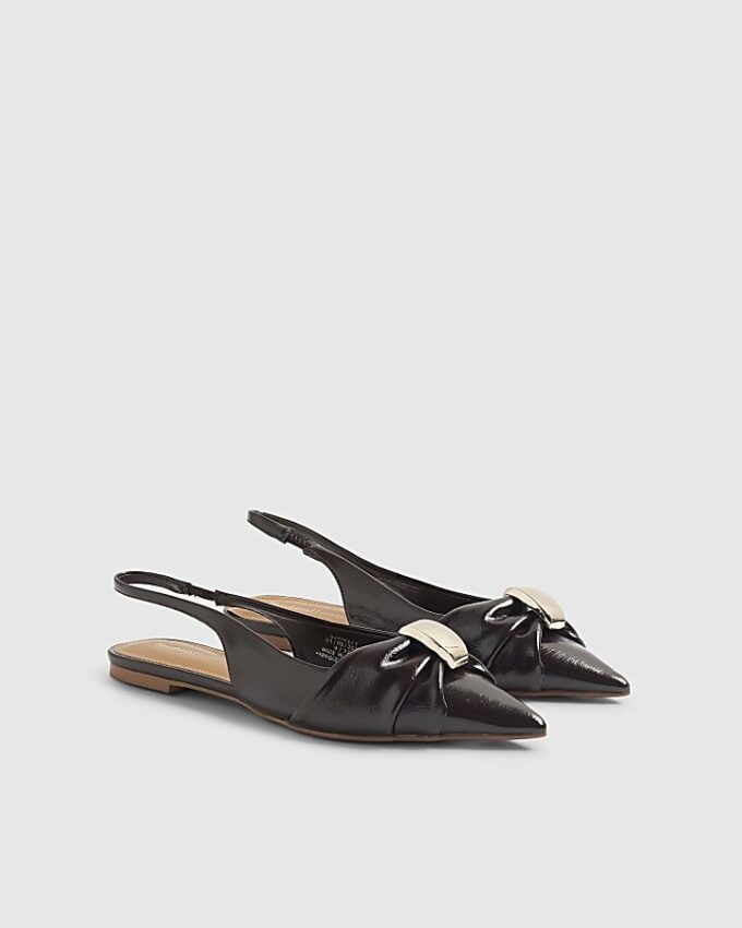 Bruna skor med rynkad slingback och spetsig tå